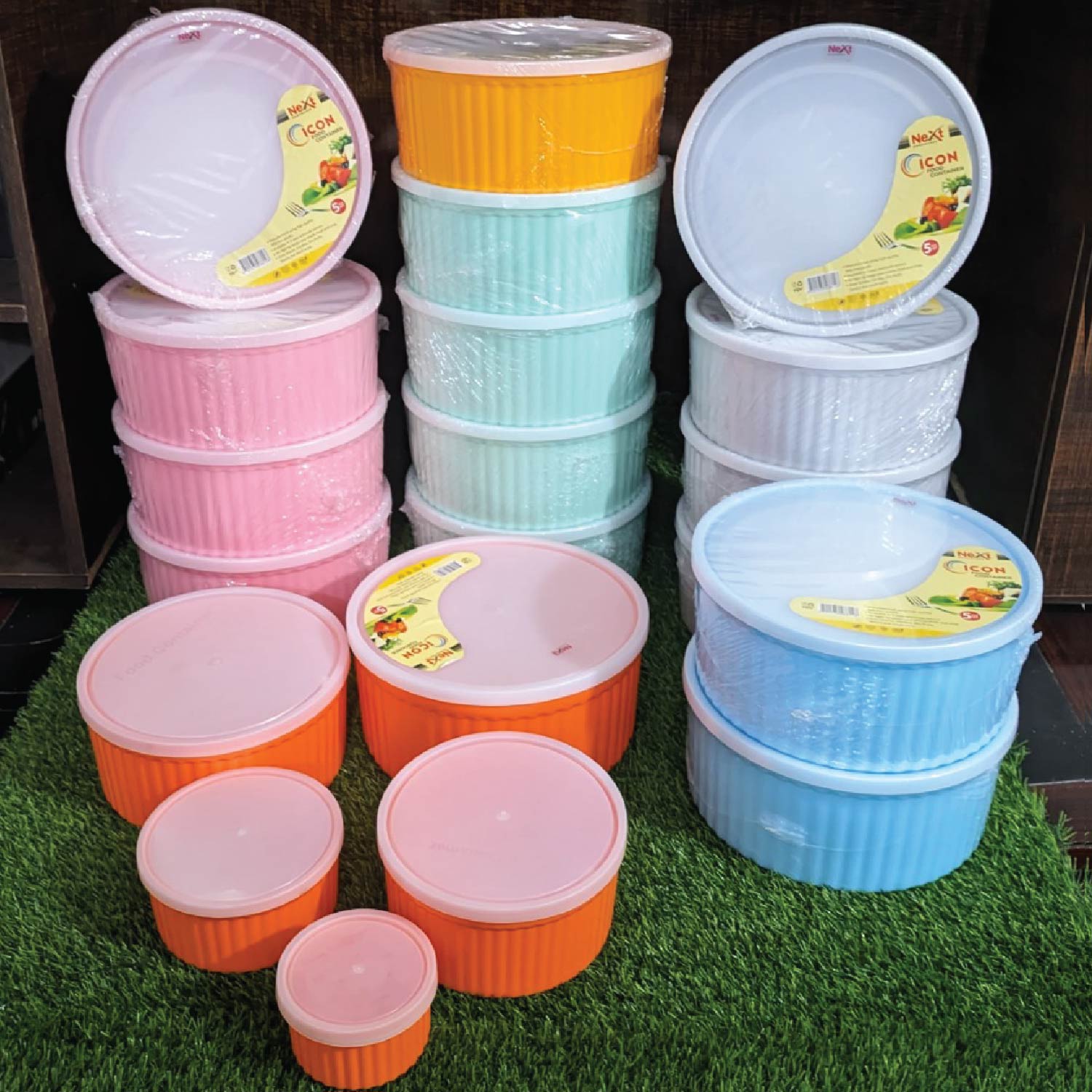 Next Icon Plastic Bowl Set with Rubber Lid 5-Pcs!