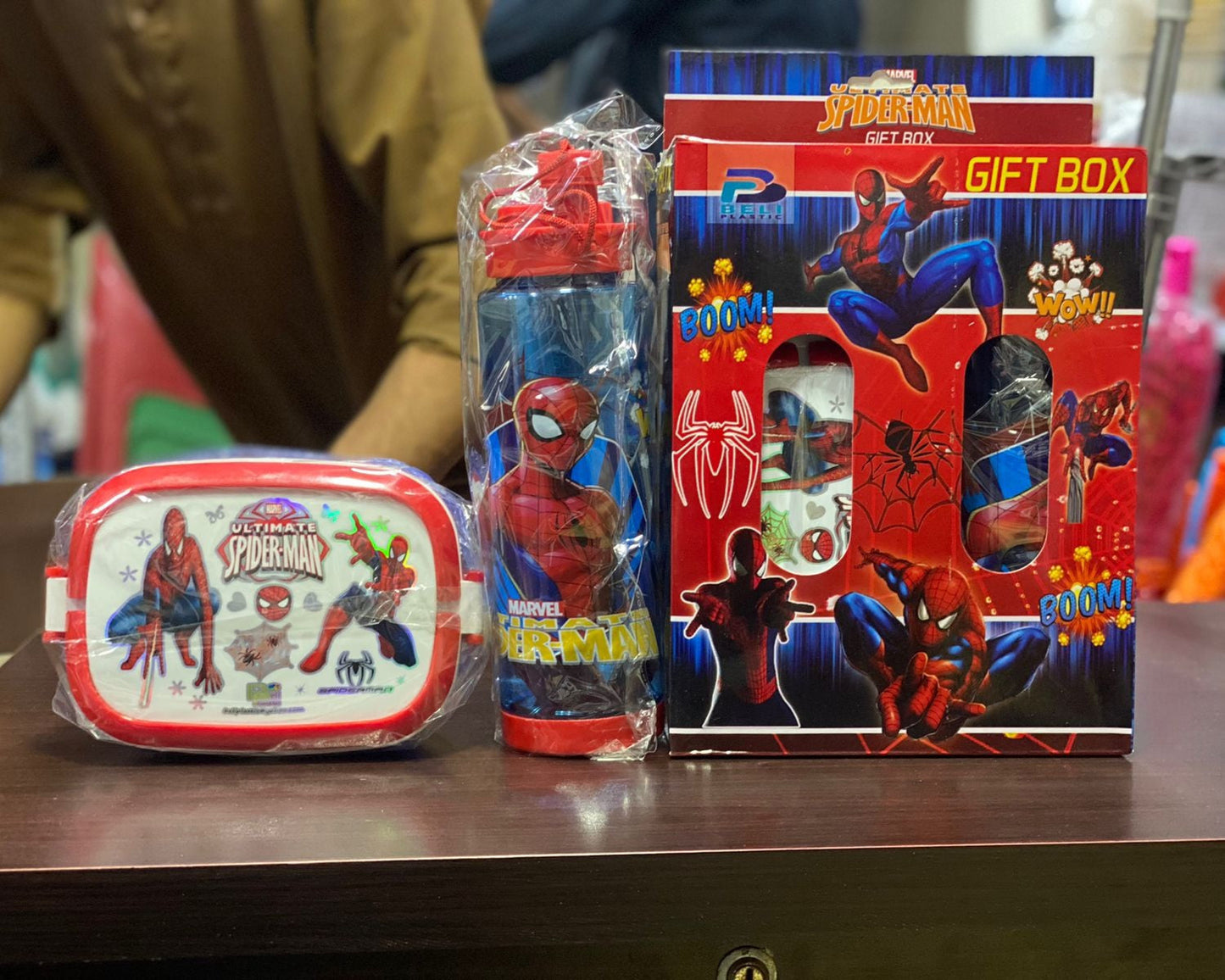 Lunch Box & Water Bottle 600-ml (2 in 1 Set)!