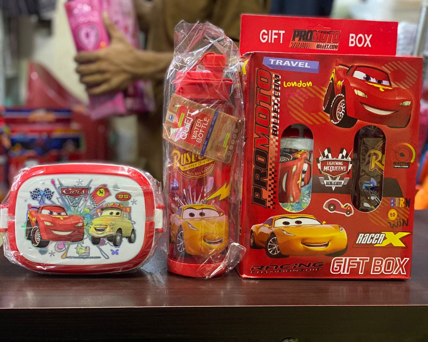 Lunch Box & Water Bottle 600-ml (2 in 1 Set)!